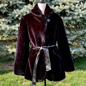 🖤MAKE OFFER🖤🖤NWT! Attention faux fur coat🖤